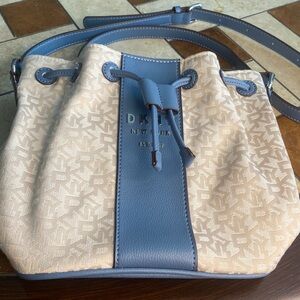 DKNY bucket bag Cream and Blue
